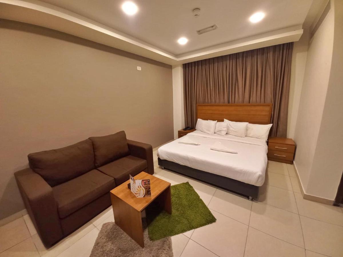 Lujain Hotel فندق النور واللجين Амман Экстерьер фото