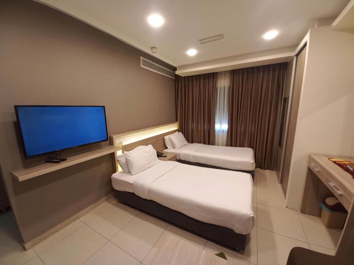Lujain Hotel فندق النور واللجين Амман Экстерьер фото