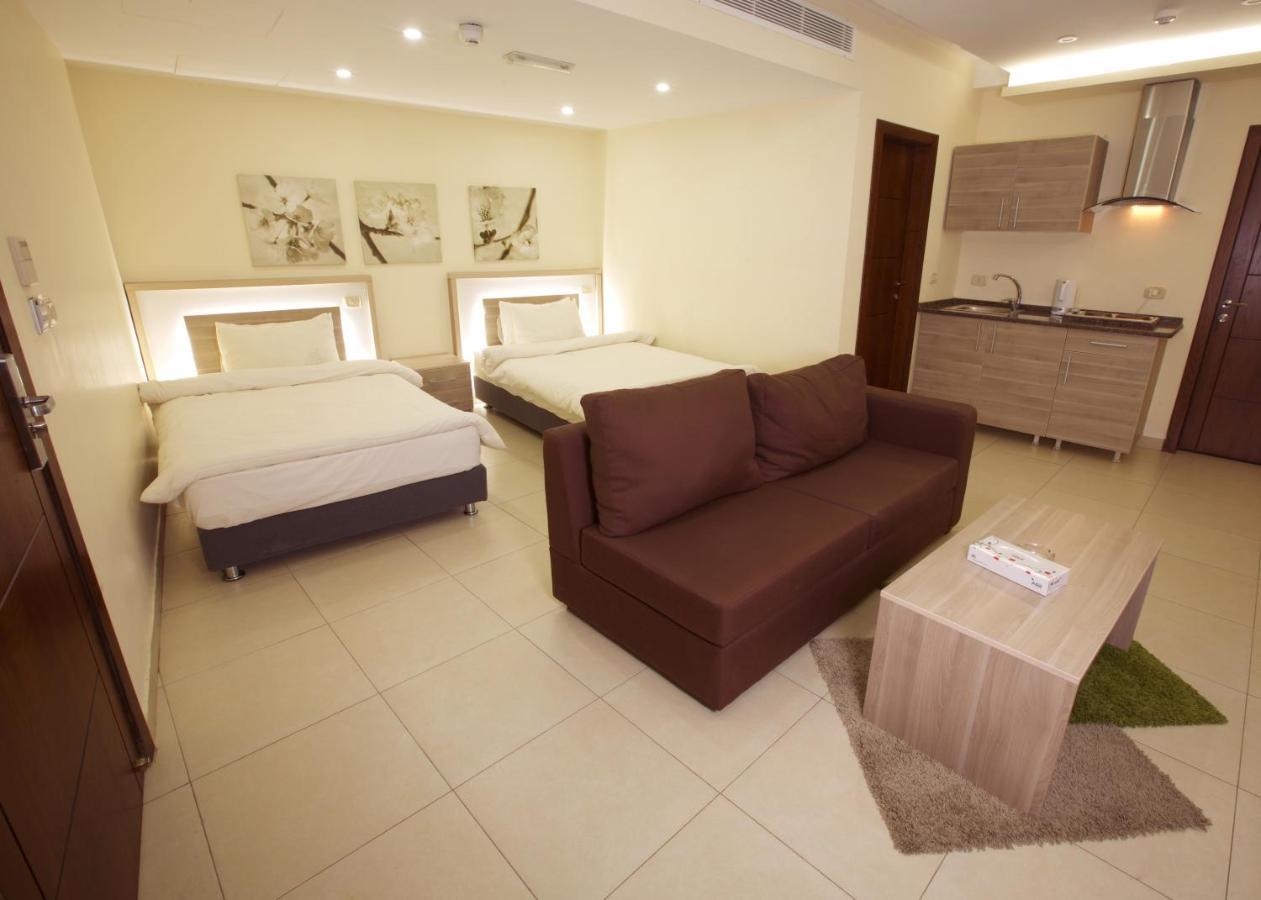 Lujain Hotel فندق النور واللجين Амман Экстерьер фото