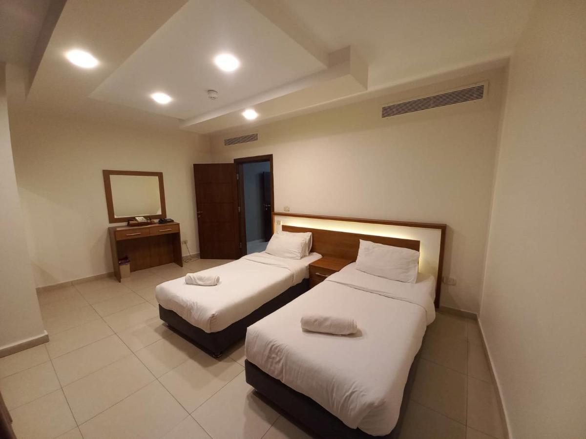 Lujain Hotel فندق النور واللجين Амман Экстерьер фото