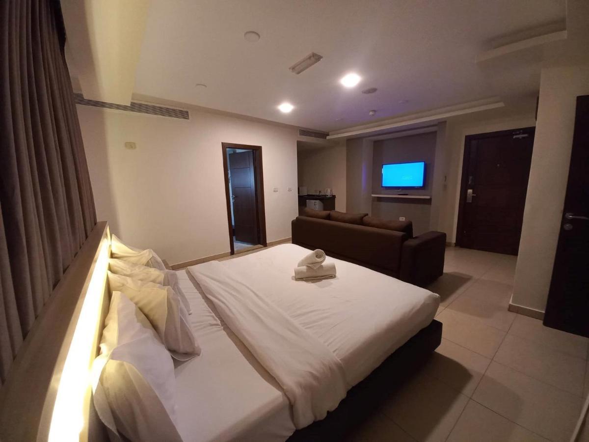 Lujain Hotel فندق النور واللجين Амман Экстерьер фото
