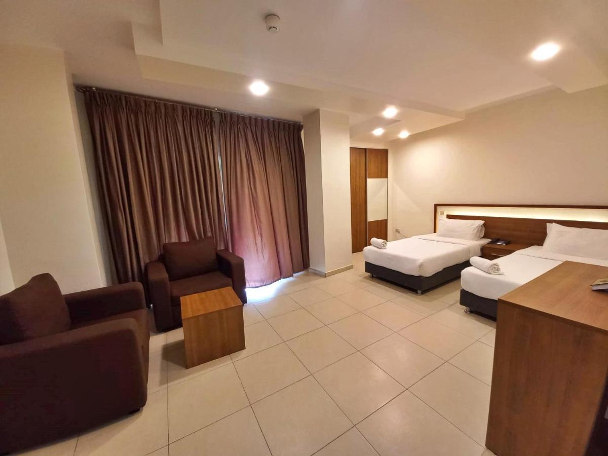 Lujain Hotel فندق النور واللجين Амман Экстерьер фото