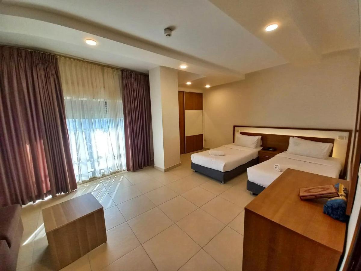 Lujain Hotel فندق النور واللجين Амман Экстерьер фото