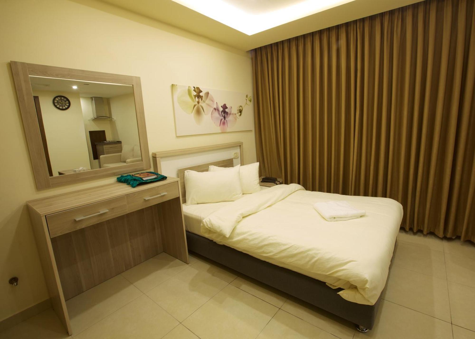 Lujain Hotel فندق النور واللجين Амман Номер фото