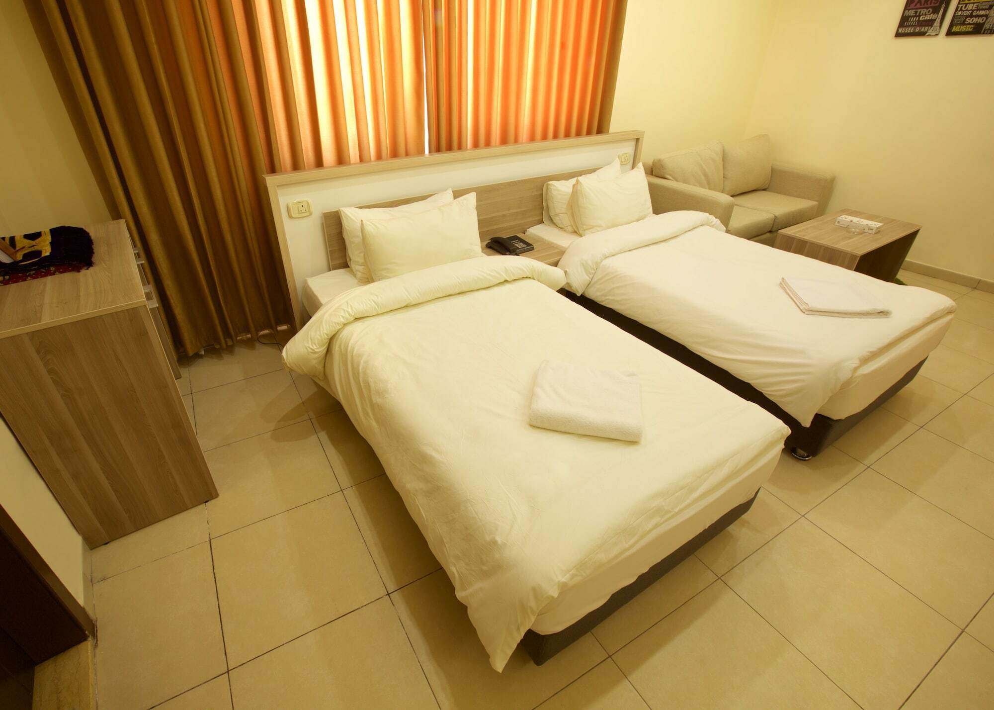 Lujain Hotel فندق النور واللجين Амман Экстерьер фото